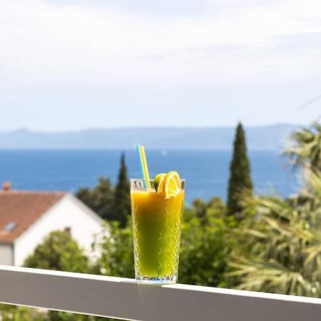 Holiday In Bol **** Yellow ภายนอก รูปภาพ